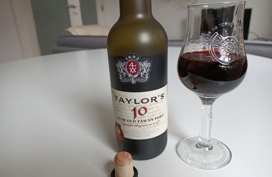 10-year-old-tawny-port-wine-Taylors